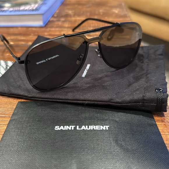 Saint Laurent Classic 11 Mask Sunglasses - Picture 4 of 6